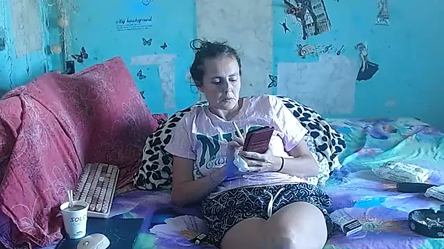 brighteyes77 Adlı Modelin Canlı XXX Sohbeti