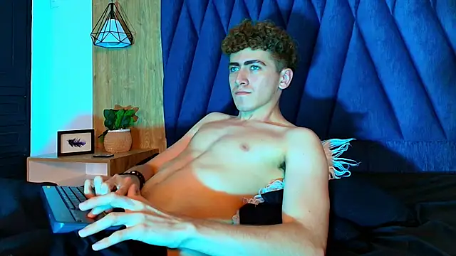 Tyler_Mcrey Webcam-Show