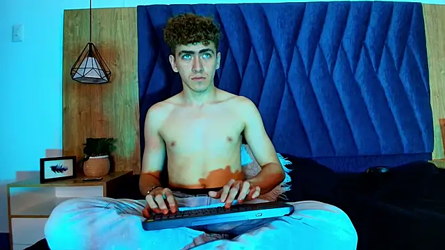 Tyler_Mcrey Webcam-Show