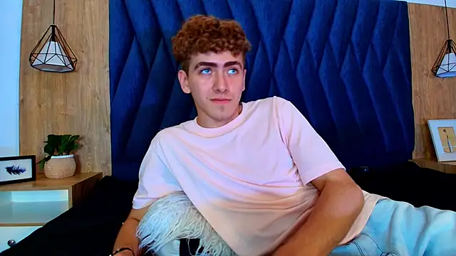 Show modela Tyler_Mcrey na web-kameri