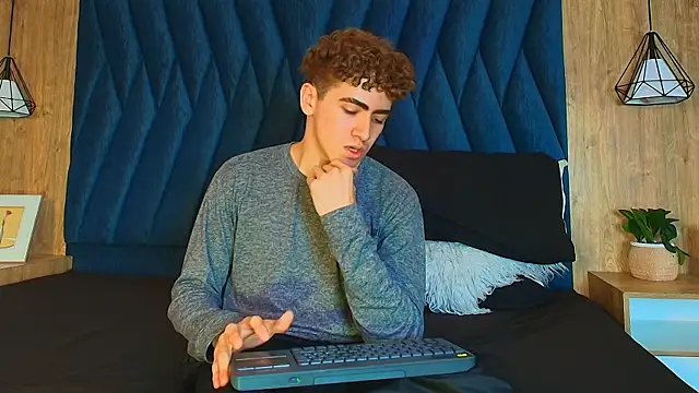 הופעת וובקאם של Tyler_Mcrey