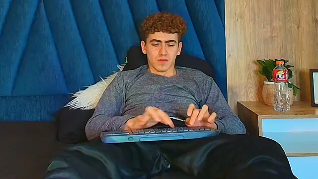 Tyler_Mcrey's Webcam Show