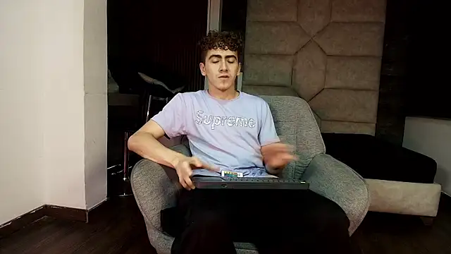 Tyler_Mcrey ওয়েবক্যাম শো