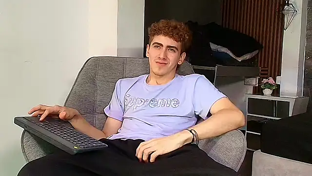 Tyler_Mcrey Show in webcam
