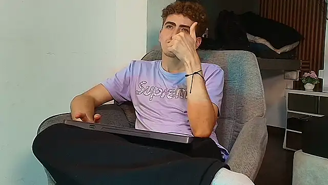 Tyler_Mcrey Show in webcam