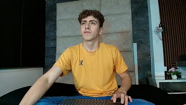 Tyler_Mcrey's Webcam Show