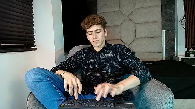 Tyler_Mcrey Webcam-Show