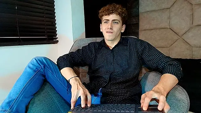 Tyler_Mcrey Webcam-Show