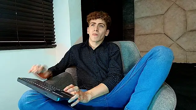 Tyler_Mcrey: διαδικτυακό σόου στην κάμερα