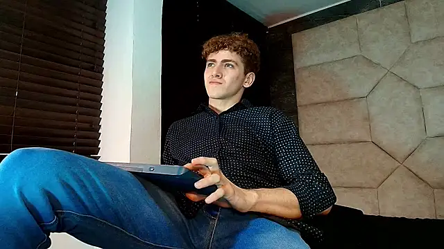 Tyler_Mcrey: вебкам-шоу