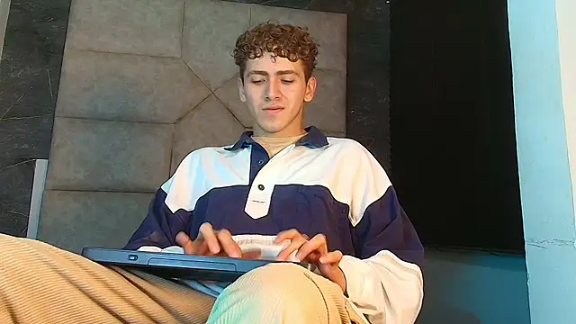 Tyler_Mcrey Webcam-Show