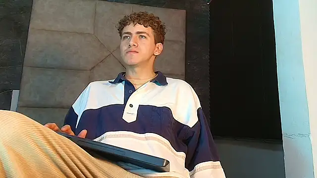 Tyler_Mcrey's Webcam Show