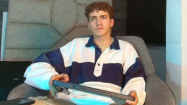 Tyler_Mcrey's Webcam Show