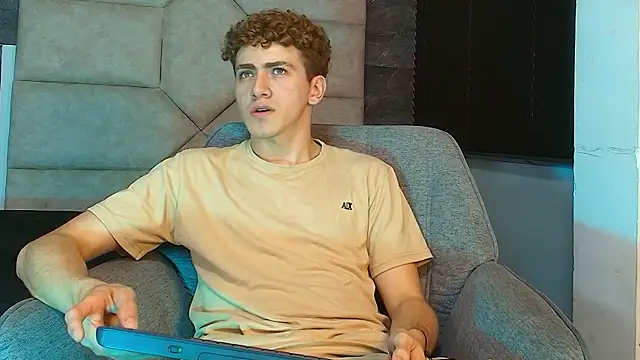 Tyler_Mcrey's Webcam Show