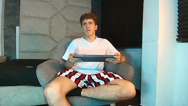 Tyler_Mcrey: вебкам-шоу