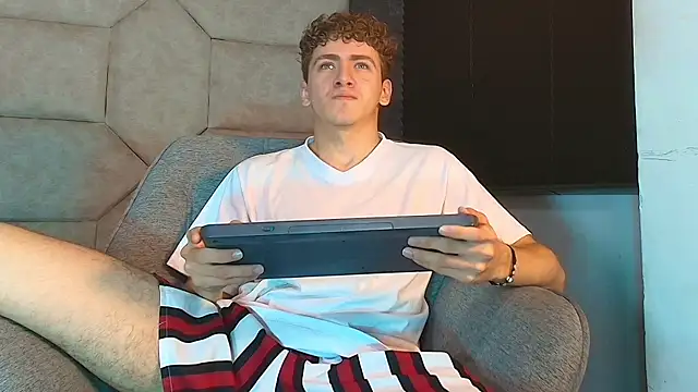 Tyler_Mcrey Webcam-Show