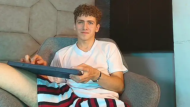 Pokazy przed kamerką – Tyler_Mcrey