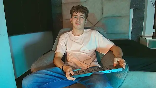 Tyler_Mcrey Webcam-Show