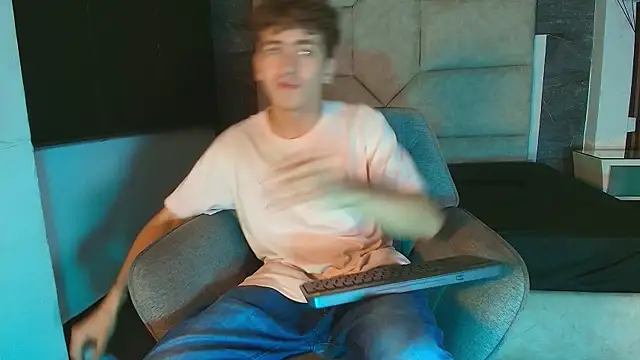 Tyler_Mcreyn Webbikameraesitys