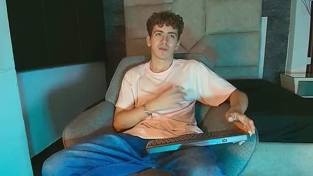 Tyler_Mcreyn Webbikameraesitys