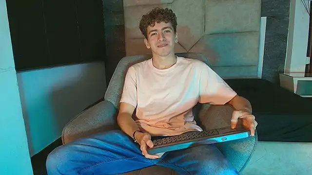Tyler_Mcreyn Webbikameraesitys