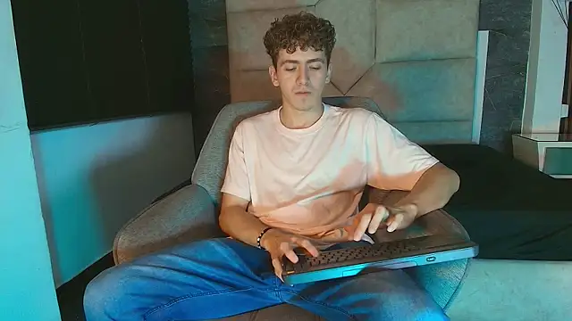 Tyler_Mcrey: вебкам-шоу