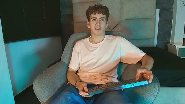 Tyler_Mcrey webcam show