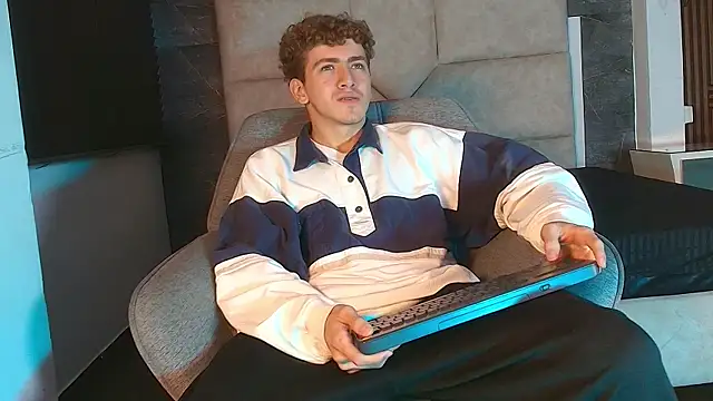 Tyler_Mcrey's Webcam Show