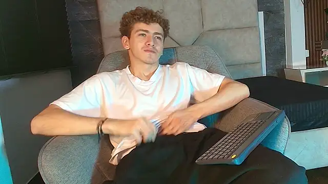 Tyler_Mcrey: вебкам-шоу