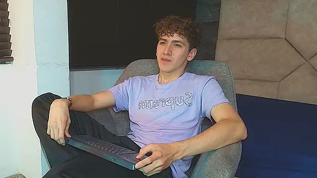 הופעת וובקאם ש ל Tyler_Mcrey