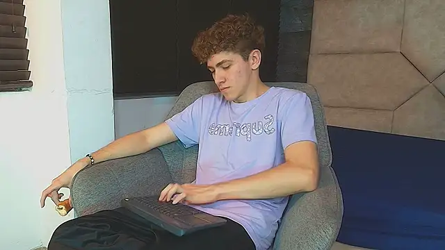 Tyler_Mcrey Show Webcam