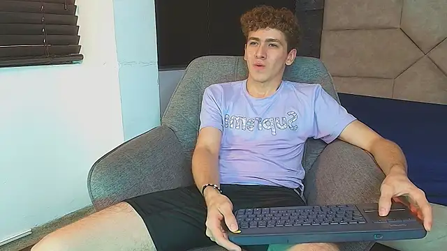 Tyler_Mcrey Show Webcam