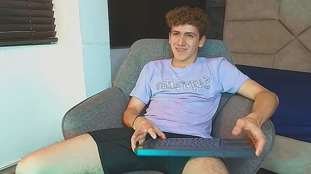 Tyler_Mcrey Webcam-Show