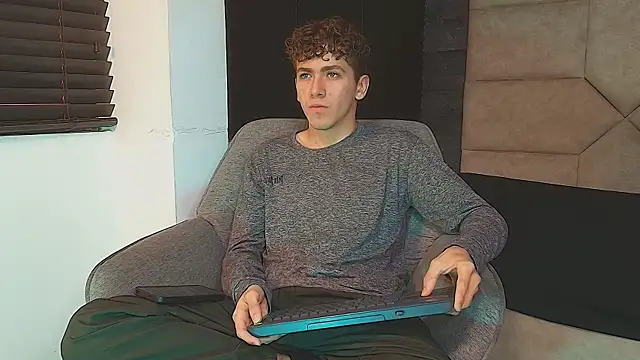 Tyler_Mcrey Webcam-Show