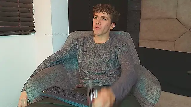 Tyler_Mcrey Show Webcam