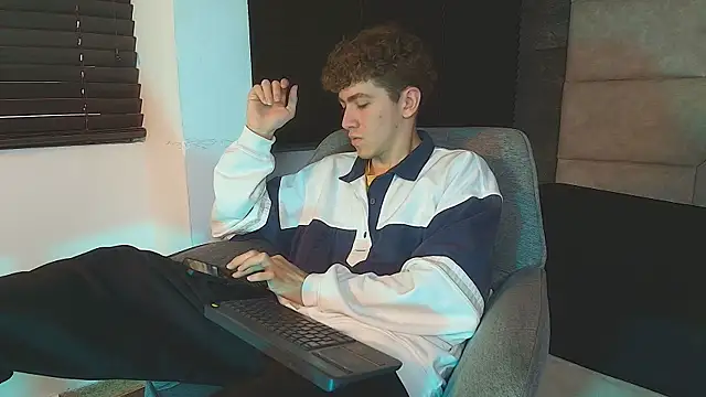 Tyler_Mcrey's Webcam Show