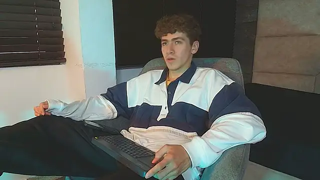 Tyler_Mcrey 在線直播表演