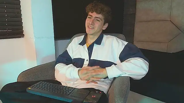 Tyler_Mcrey 在線直播表演