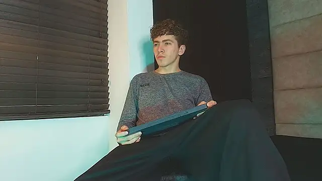 Tyler_Mcrey Show Webcam