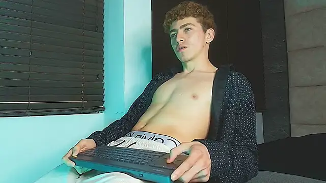 Tyler_Mcrey's Webcam Show