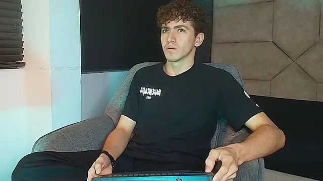 Tyler_Mcrey Webcam-Show