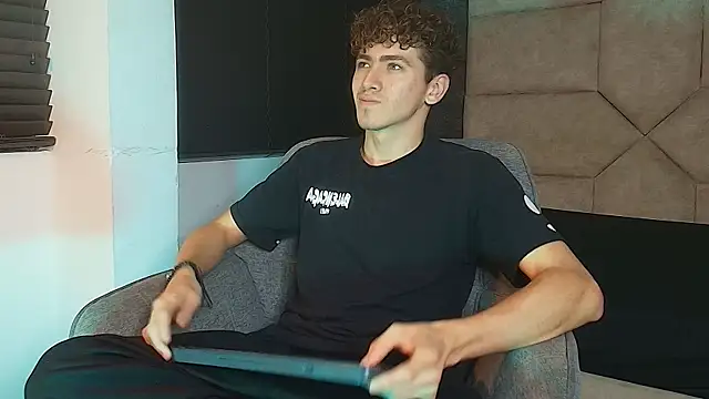Tyler_Mcrey webcam show