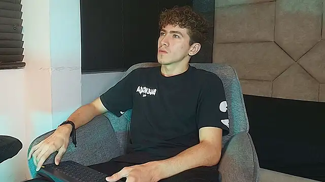 Tyler_Mcrey 在線直播表演