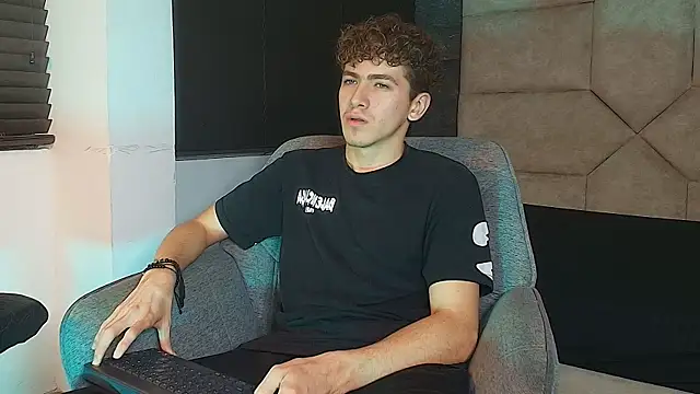 Tyler_Mcrey Webcam-Show