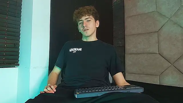 Tyler_Mcrey Adlı Modelin Web Kamerası Şovu
