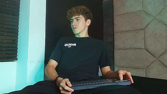 Tyler_Mcrey Adlı Modelin Web Kamerası Şovu