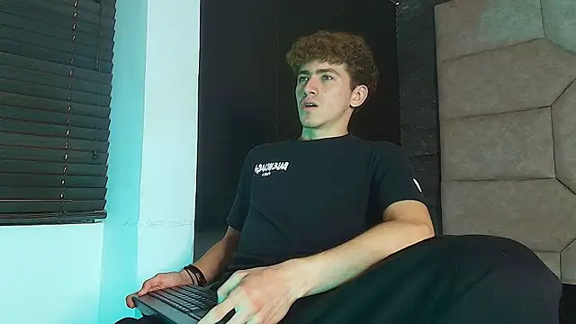 Tyler_Mcrey Pertunjukan Webcam