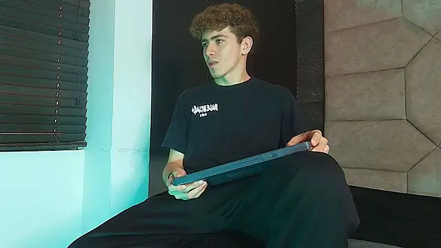 Tyler_Mcrey's Webcam Show