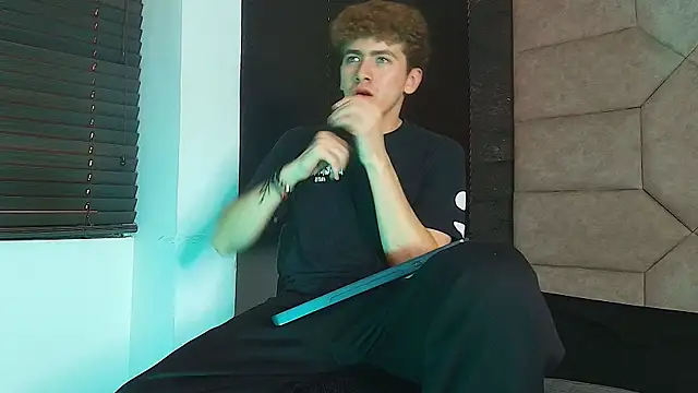 Tyler_Mcrey's Webcam Show