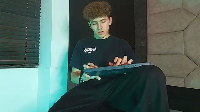 Tyler_Mcrey Webcam-Show